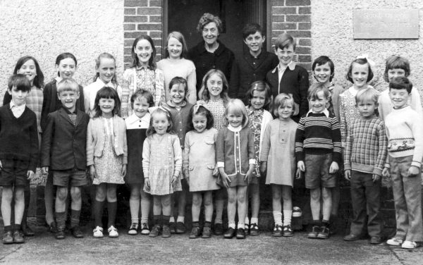 Fantane School Photograph (1975 - 1976) Back: Kathleen O Dwyer, Josephine Ryan, Eilish Ryan, Breda O Dwyer, Ann Ryan, Mrs Ryan (Teacher), Joseph Corcoran, Gerard Treacy, Breda Corcoran, Breda Ryan and Margaret Ryan. Middle: Jim Fitzgerald, Francis O Dwyer, Theresa O Dwyer, Bernie Ryan, Hannah Fitzgerald, Eilish O Dwyer, Marie Hodgins, Theresa Hodgins, Kieran Fitzgerald, William Hodgins and Pat Treacy. Front: Noreen O Dwyer, Christina O Dwyer and Geraldine Ryan