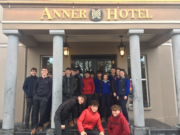 5th year and TY Economic classes from St Joseph's College Borrisoleigh pictured at the Anner Hotel where they took part in the Bank of Ireland Bond Trading competition.